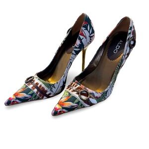 SOLD… ALDO Animal & Tropical Floral Mix Pointed Toe Pump Heels Women’s Size 40/8